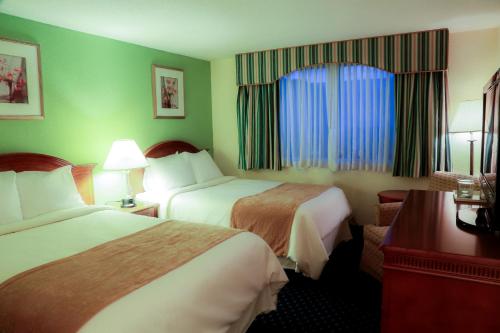 Фотография гостиницы Lakeside Inn