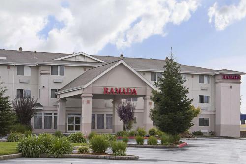 Фотография гостиницы Ramada Limited Redding