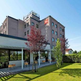 Фотографии гостиницы 
            Hotel Ibis Firenze Prato Est