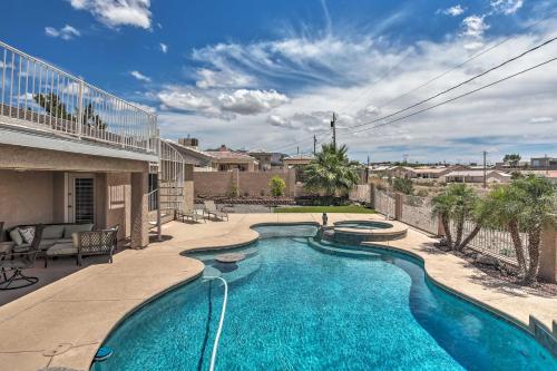 Фотографии гостевого дома 
            Home with Rooftop Balcony about 4 Miles to Lake Havasu!