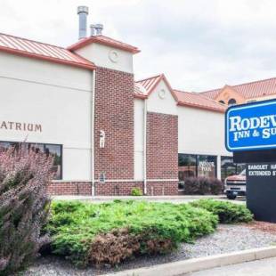 Фотографии гостиницы 
            Rodeway Inn & Suites Milwaukee Airport