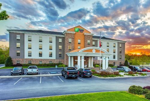 Фотография гостиницы Holiday Inn Express & Suites Morristown, an IHG Hotel