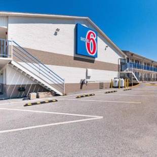 Фотографии гостиницы 
            Motel 6-Charles Town, WV