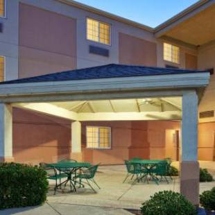 Фотографии гостиницы 
            Sonesta Simply Suites Albuquerque