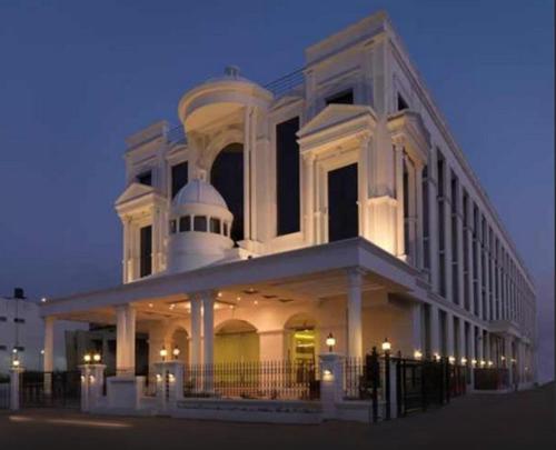 Фотографии гостиницы 
            Royal Orchid Central, Shimoga