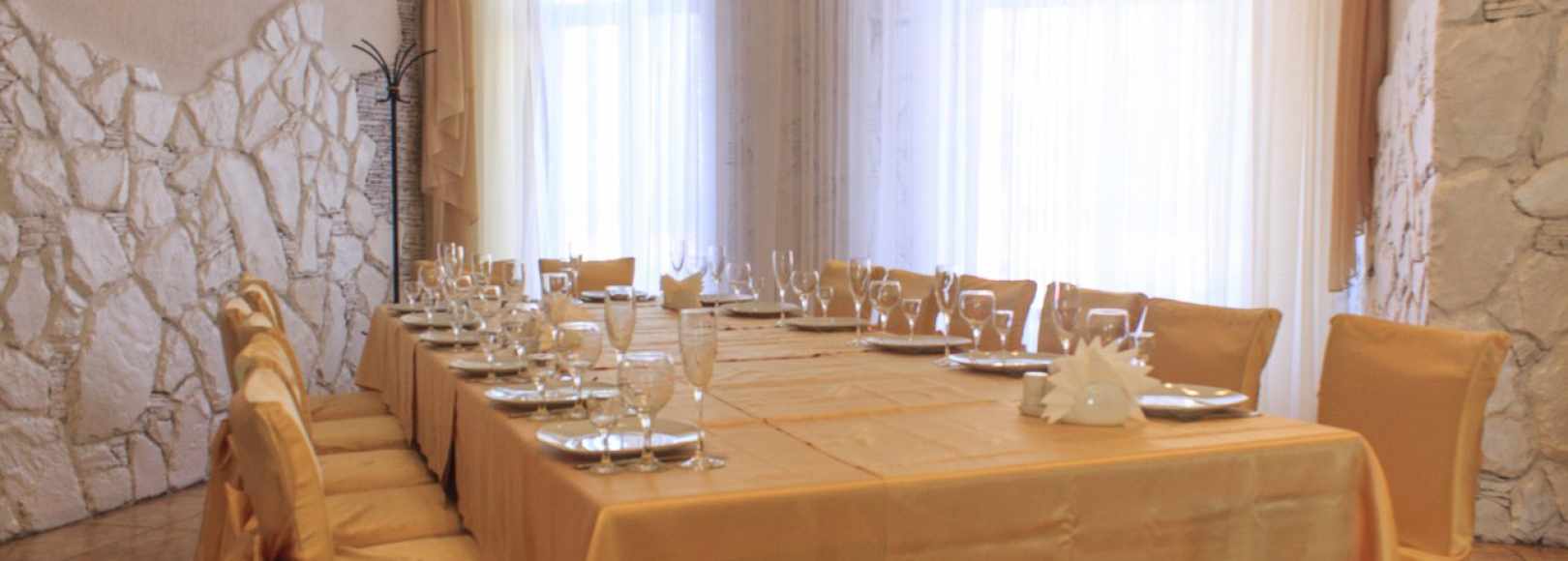 Фотография банкетного зала Крепость