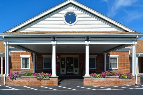 Фотография гостиницы Quality Inn Raynham - Taunton