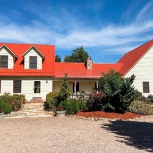 Фотография гостевого дома Spacious Cañon City Retreat Near Trails and Rafting!