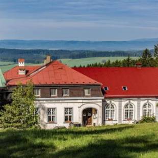 Фотографии гостиницы 
            Hotel Zámeček Janovičky