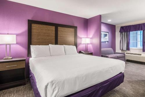 Фотография гостиницы Econo Lodge Inn & Suites North Little Rock