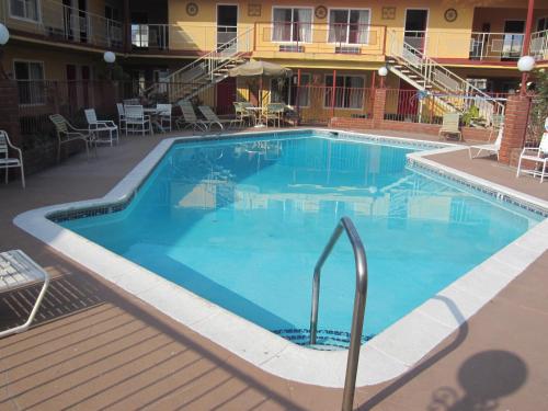 Фотография гостиницы Americas Best Value Inn & Suites Anaheim