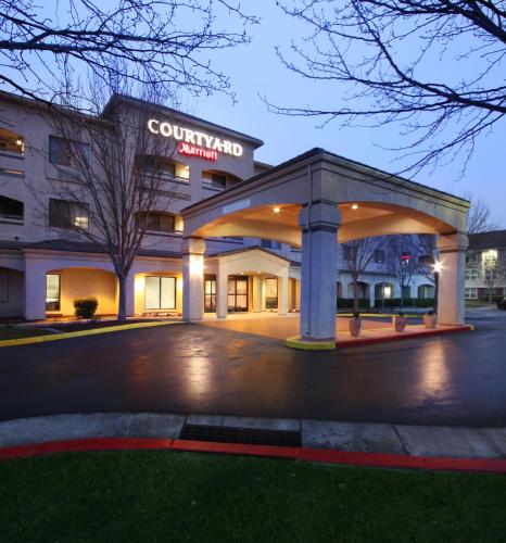 Фотография гостиницы Courtyard by Marriott San Jose South/Morgan Hill