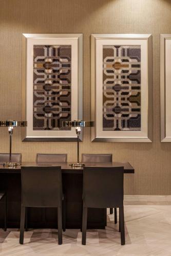 Фотография гостиницы Sheraton Charlotte Hotel