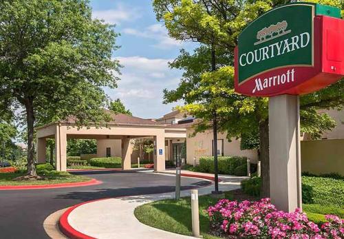 Фотография гостиницы Courtyard by Marriott Rockville