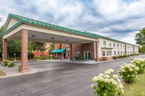 Фотография гостиницы Executive East Syracuse Hotel