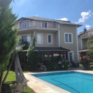 Фотография гостевого дома Charming Villa with Private Pool and Garden in Gebze