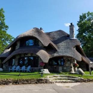 Фотографии гостевого дома 
            The Mushroom Houses