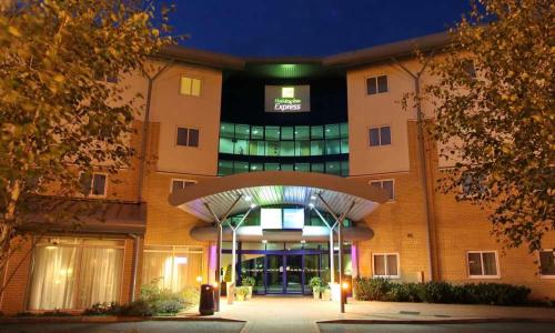 Фотография гостиницы Holiday Inn Express Southampton - M27, J7, an IHG Hotel