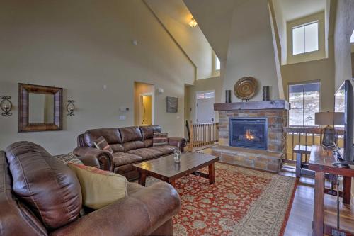 Фотография гостевого дома Deluxe Granby Ranch Hillside Home Private Hot Tub