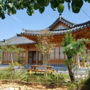 Фотографии гостевого дома 
            MyeongGa Hanok Pension