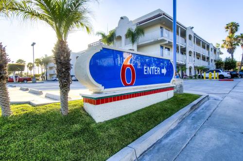 Фотография гостиницы Motel 6-Oceanside, CA