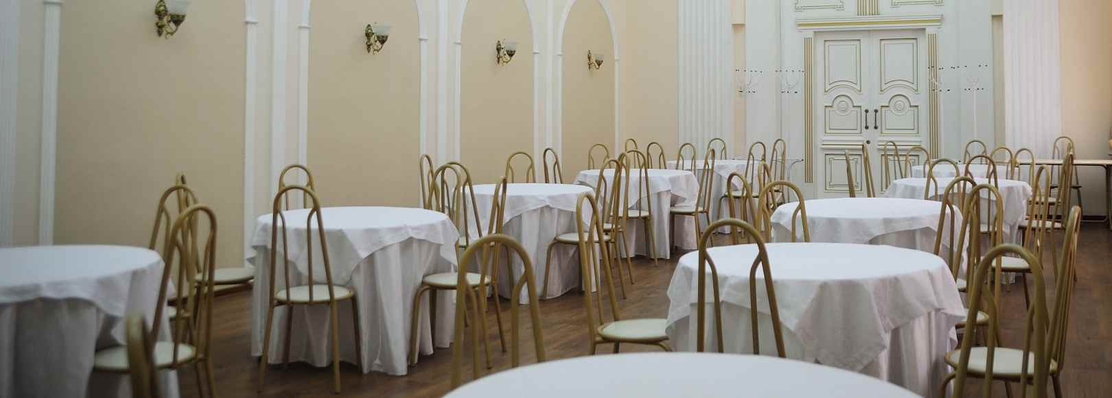 Фотография банкетного зала Зал торжеств малых форм Дома офицеров Южного военного округа