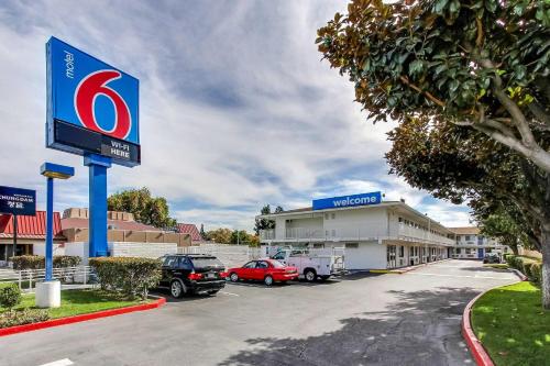 Фотография гостиницы Motel 6-Santa Clara, CA