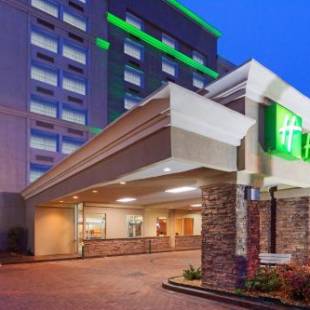 Фотографии гостиницы 
            Holiday Inn Express Richmond - Midtown, an IHG Hotel