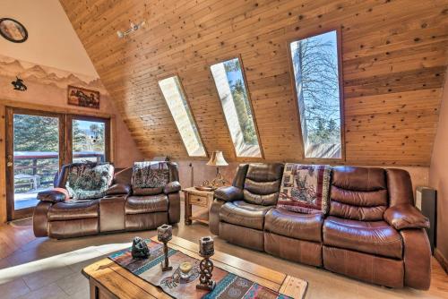 Фотографии гостевого дома 
            Cozy Angel Fire Cabin 10 Min from Ski Slopes!