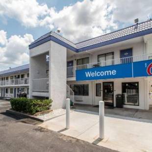 Фотографии гостиницы 
            Motel 6-Norcross, GA - Atlanta Northeast