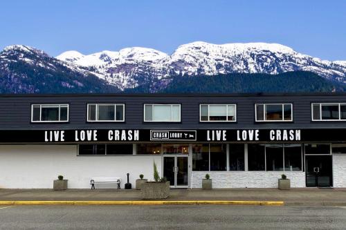 Фотографии гостиницы 
            Crash Hotel Squamish