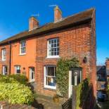 Фотография гостевого дома 5 Coastguard Cottages