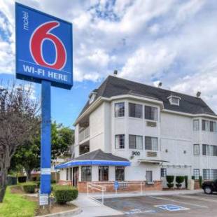 Фотографии гостиницы 
            Motel 6-Escondido, CA