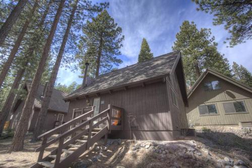 Фотографии гостевого дома 
            Cozy Mountain Hideaway by Lake Tahoe Accommodations