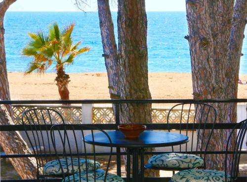 Фотография гостевого дома La Torre - Villa Rosamar Beach