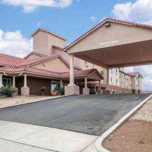 Фотографии гостиницы 
            Comfort Inn & Suites Lordsburg I-10