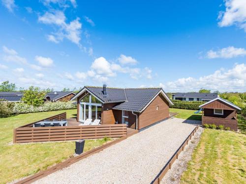 Фотография гостевого дома Holiday home Tarm XXXII