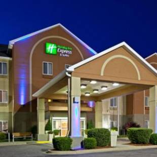 Фотографии гостиницы 
            Holiday Inn Express Hotel & Suites Bedford, an IHG Hotel