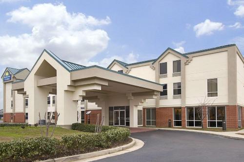 Фотография гостиницы Days Inn & Suites by Wyndham Ridgeland