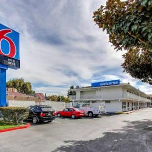 Фотографии гостиницы 
            Motel 6-Santa Clara, CA