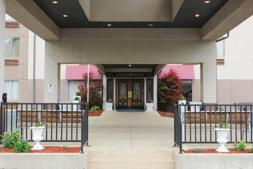 Фотография гостиницы Holiday Inn Express Osage Beach - Lake of the Ozarks, an IHG Hotel