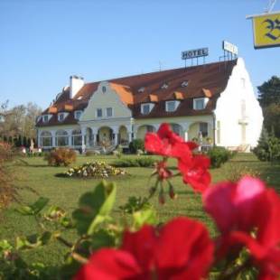 Фотографии гостиницы 
            Barokk Hotel