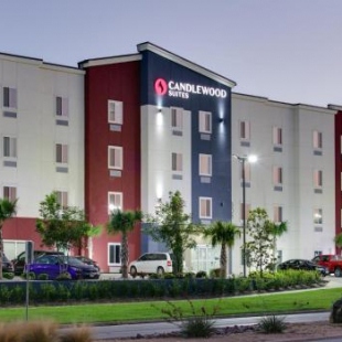 Фотография гостиницы Candlewood Suites DFW West - Hurst, an IHG Hotel