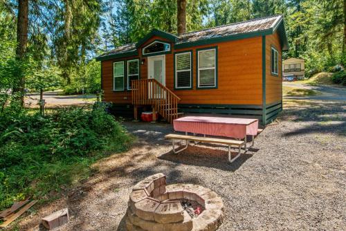 Фотографии базы отдыха 
            Chehalis Camping Resort Cottage 1