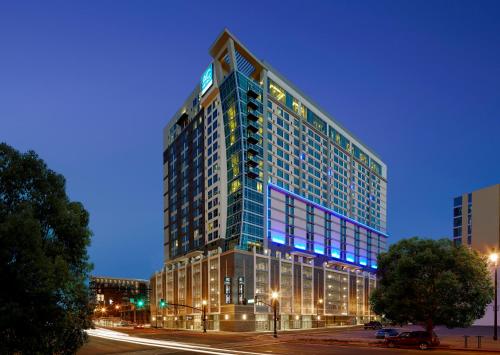 Фотография гостиницы SpringHill Suites by Marriott Nashville Downtown/Convention Center