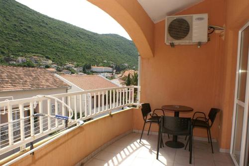Фотография гостевого дома Apartments by the sea Trpanj, Peljesac - 3162