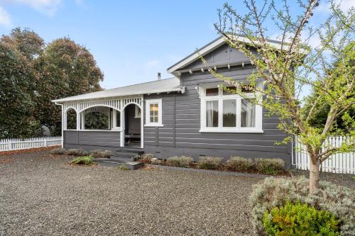 Фотографии гостевого дома 
            Balham Cottage - Martinborough Holiday Cottage