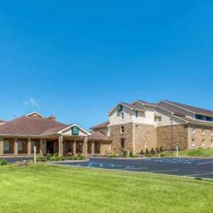 Фотографии гостиницы 
            Quality Inn & Suites Bedford West