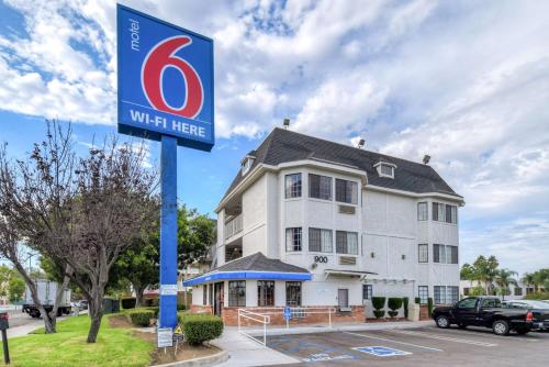 Фотография гостиницы Motel 6-Escondido, CA