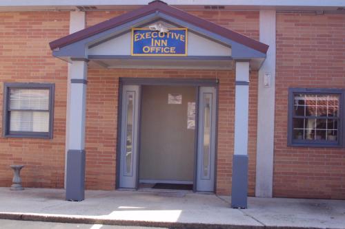Фотография мотеля Executive Inn